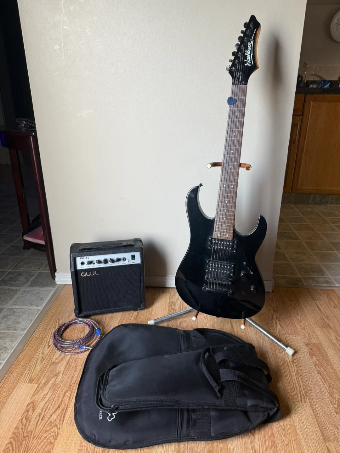Washburn Pro 7 String WG-587 w/GWL Amp & Padded Gig bag thumbnail