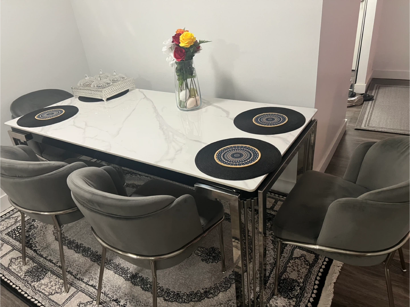 Brand new dinning table with 4 chairs - photo 2