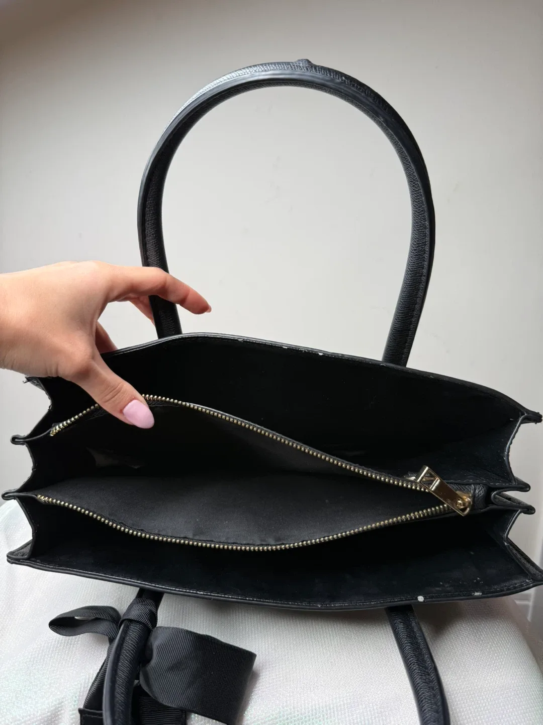 Aldo Black Tote Bag image indicator(3)