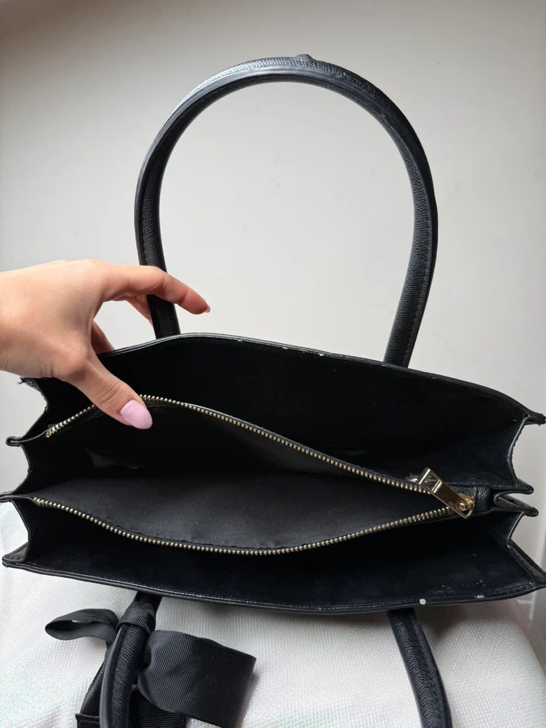 Aldo Black Tote Bag image indicator(4)