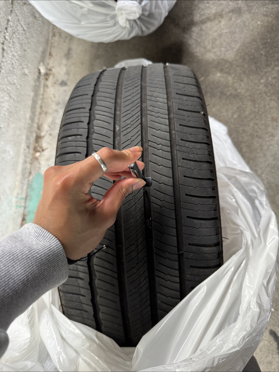 Michelin Primacy MX4 Tires 235/45/18 – 5/32 Tread – Ready to Go - photo 2
