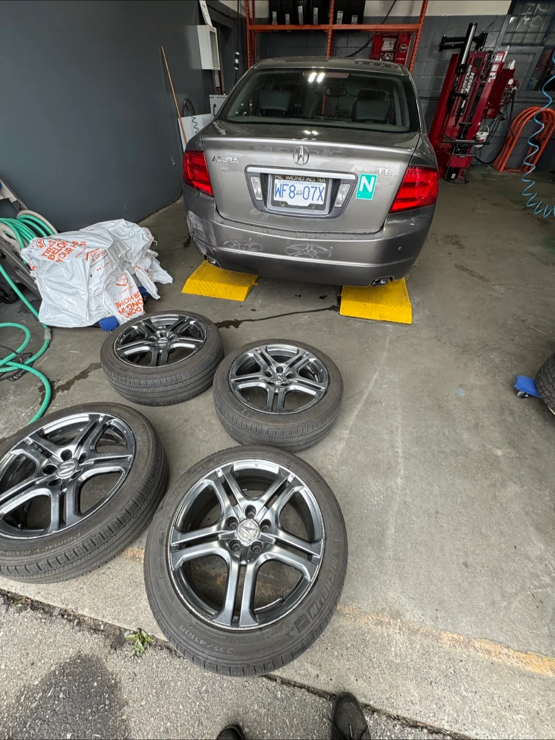 Michelin Primacy MX4 Tires 235/45/18 – 5/32 Tread – Ready to Go thumbnail