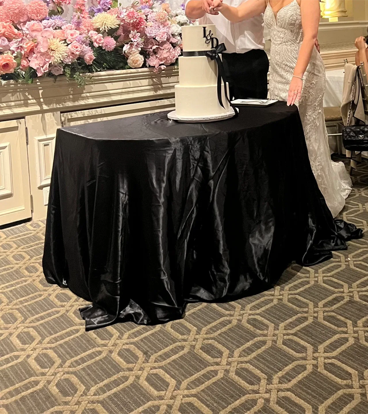 10 Satin Black Tablecloths - Round thumbnail