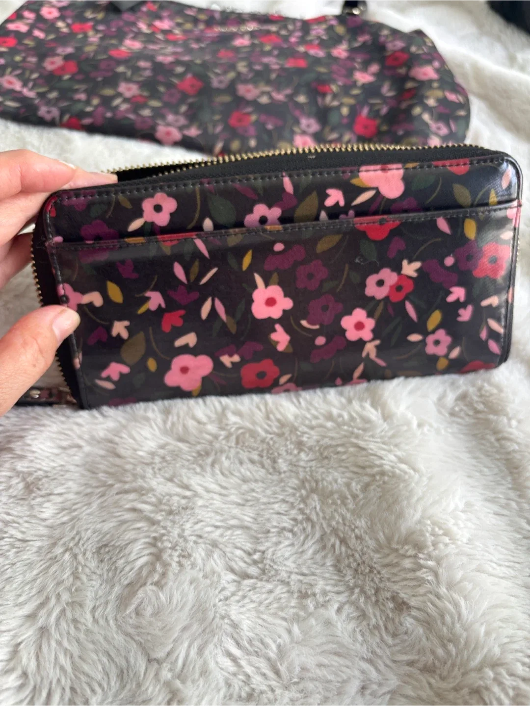 Kate Spade Floral Wallet image indicator(2)
