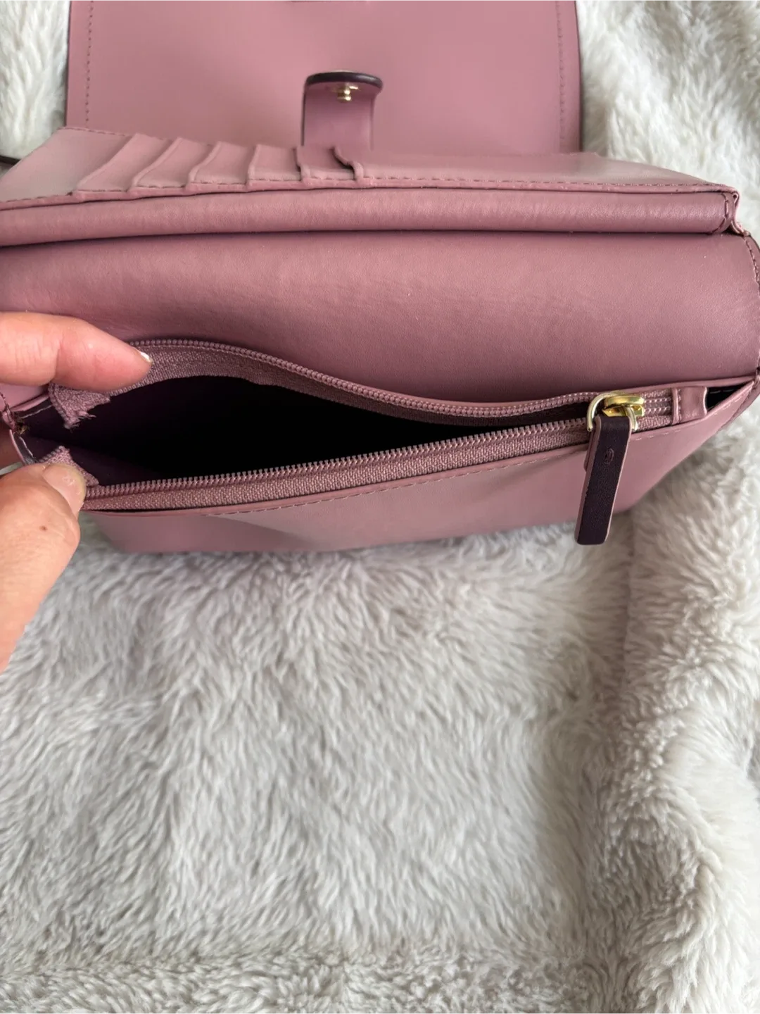 Kate Spade Leather Crossbody Wallet image indicator(4)