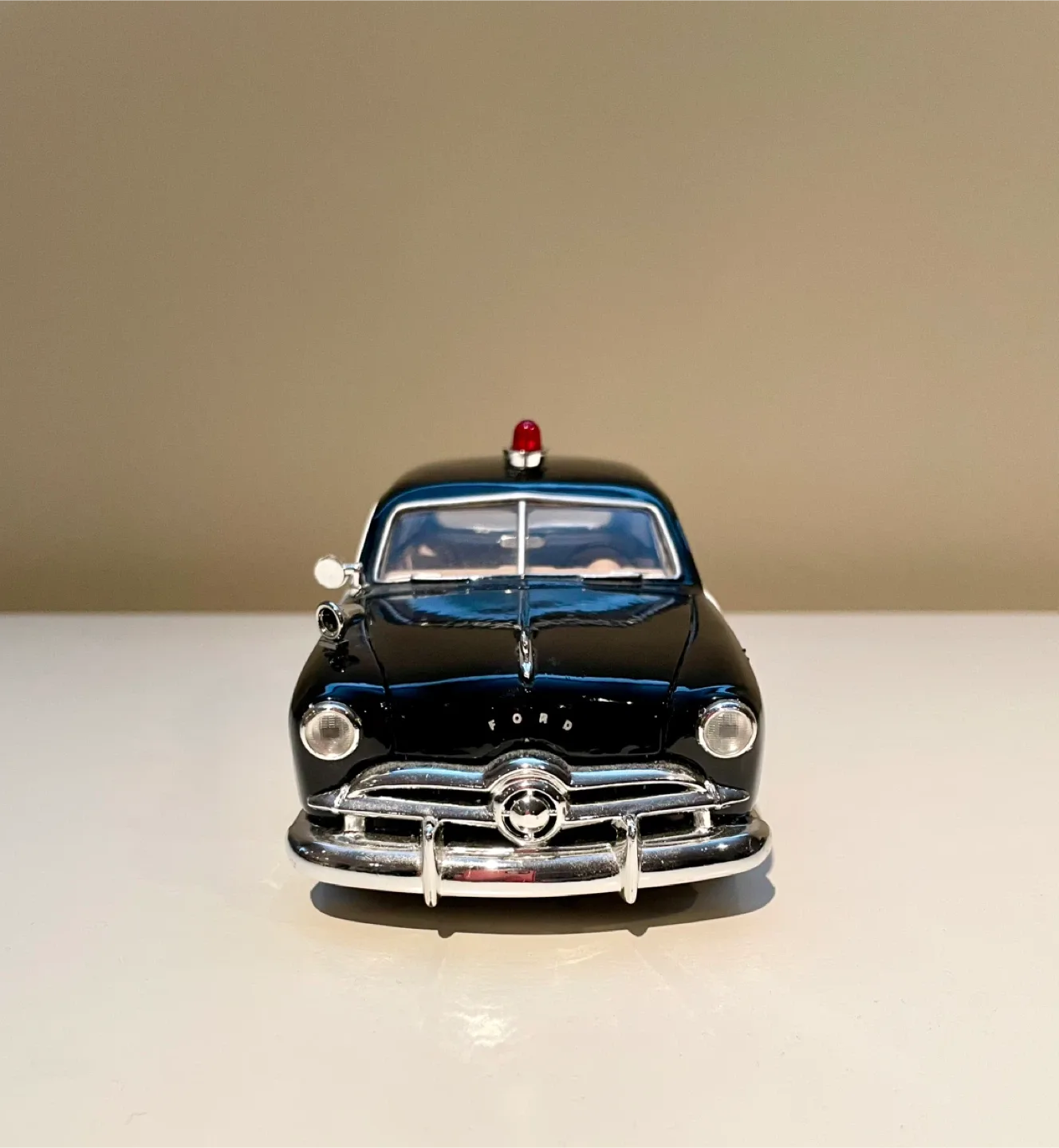Diecast Car: Vintage 1949 Ford Coupe Highway Patrol 🎁 image indicator(3)