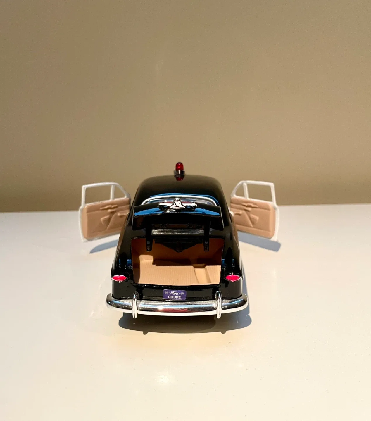 Diecast Car: Vintage 1949 Ford Coupe Highway Patrol 🎁 image indicator(8)