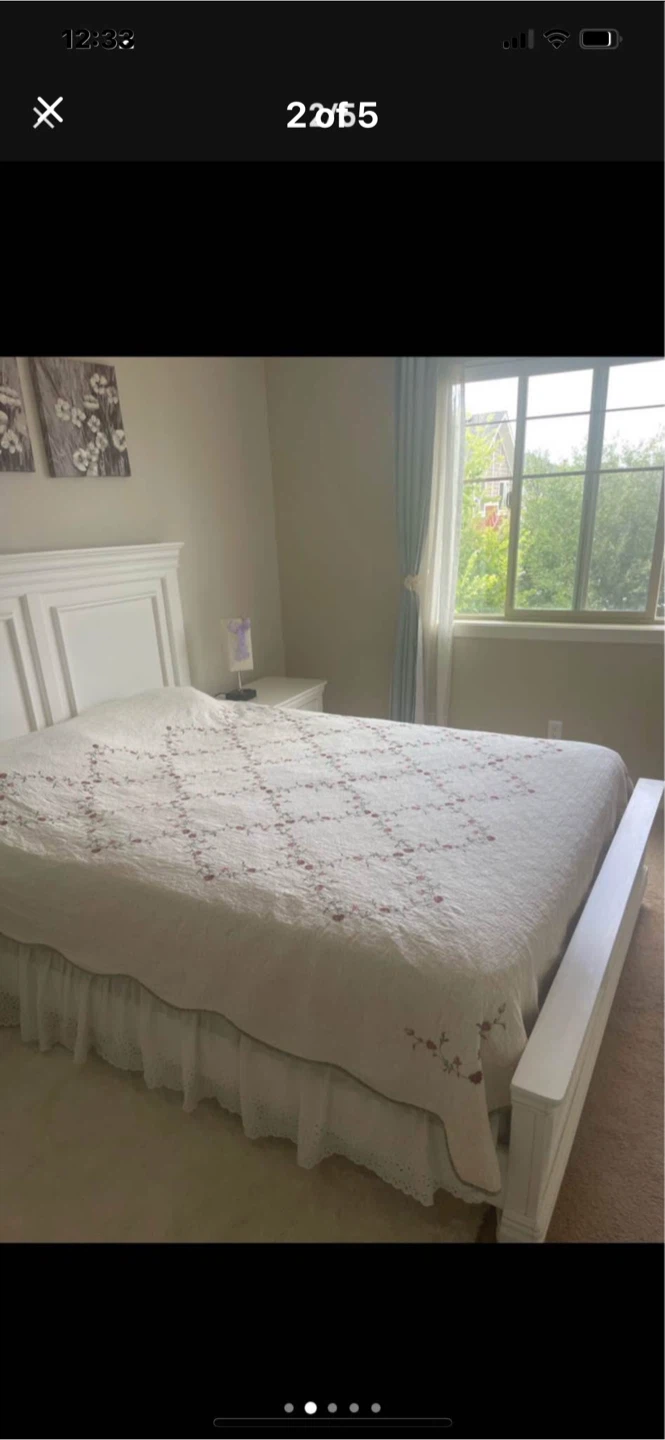 Queen mattress and boxspring