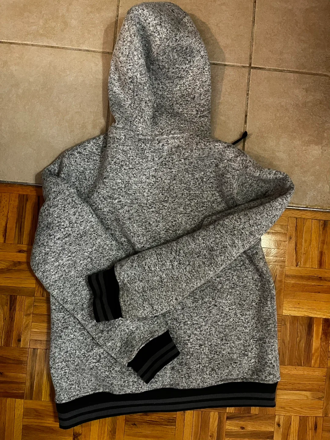 Reebok Hoodie - Size M image indicator(5)