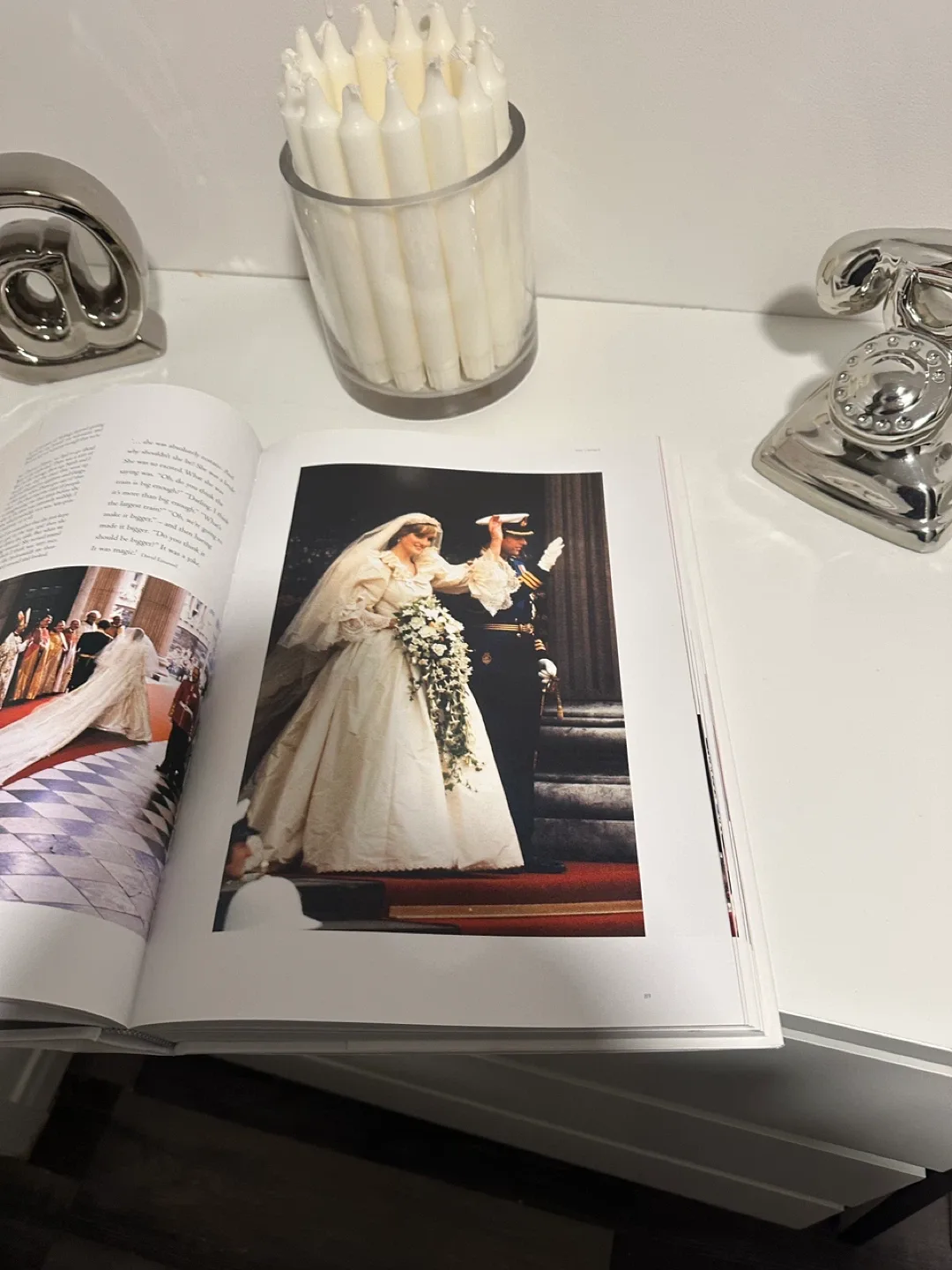 Diana The Portrait Book image indicator(2)