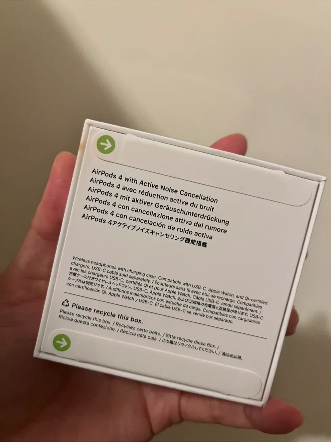 New Apple AirPods 4 with Active Noise Cancellation image indicator(4)