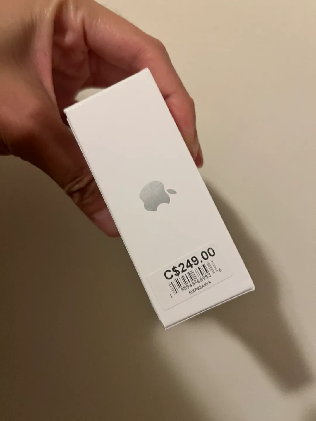 New Apple AirPods 4 with Active Noise Cancellation image indicator(3)