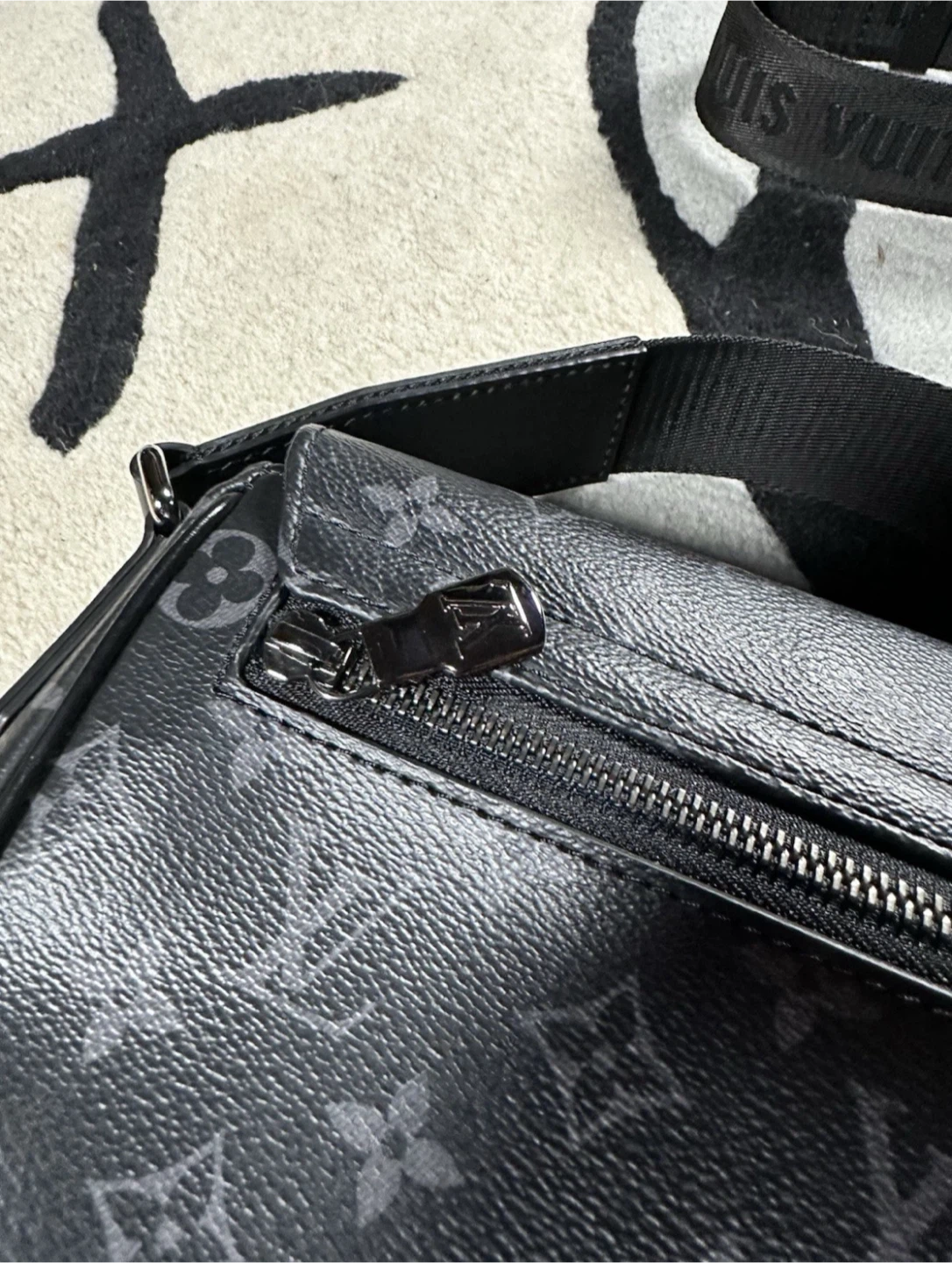 Louis Vuitton Black Shoulder Bag - photo 3