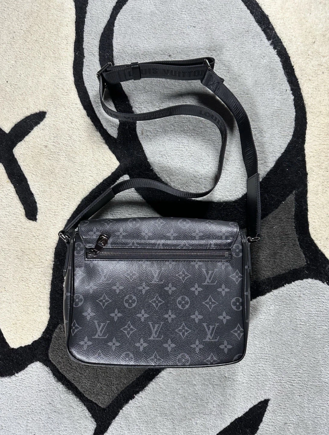 Louis Vuitton Black Shoulder Bag - photo 2