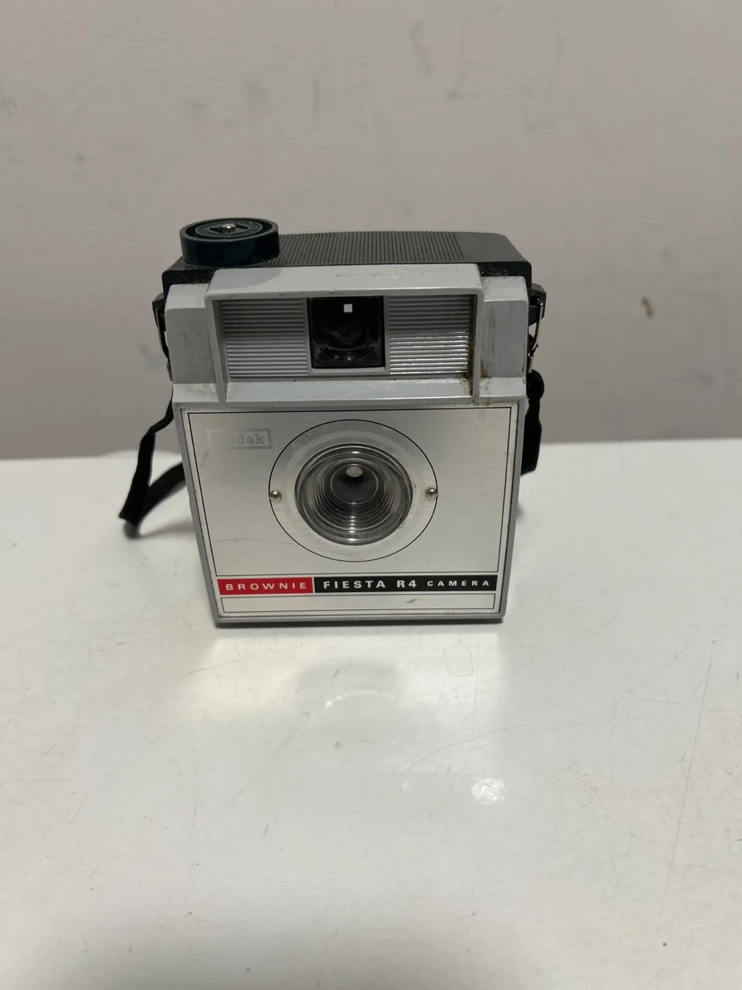 Kodak Brownie Fiesta R4 Camera thumbnail