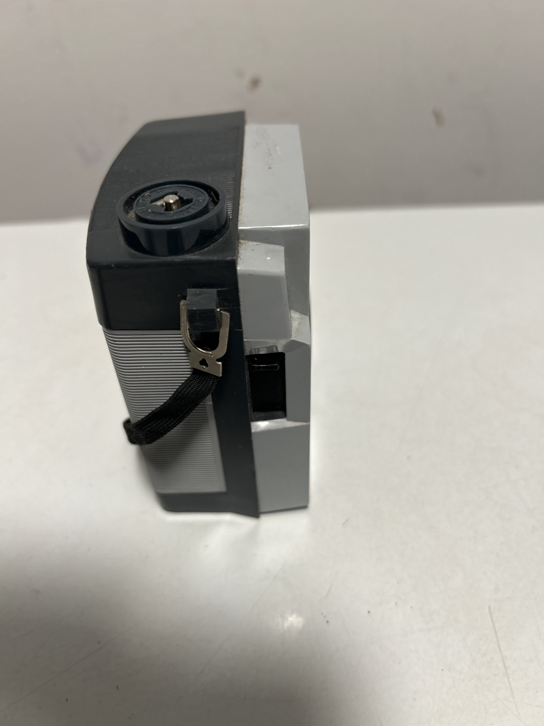 Kodak Brownie Fiesta R4 Camera - photo 4