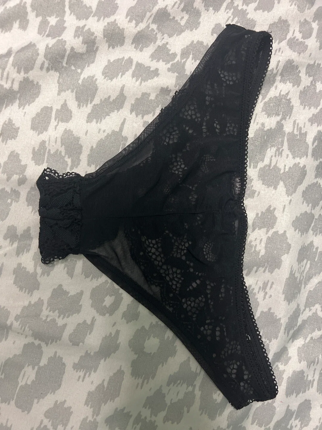 Black lace panty image indicator(2)
