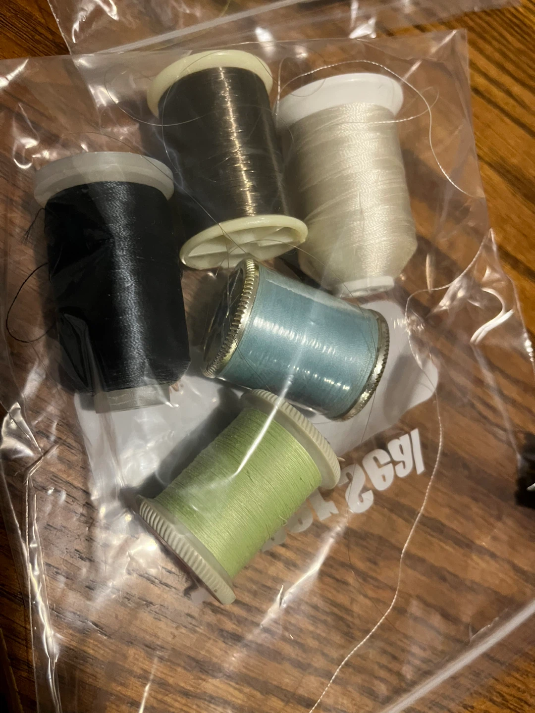 Embroidery Thread Bundle - Assorted Colours - photo 2