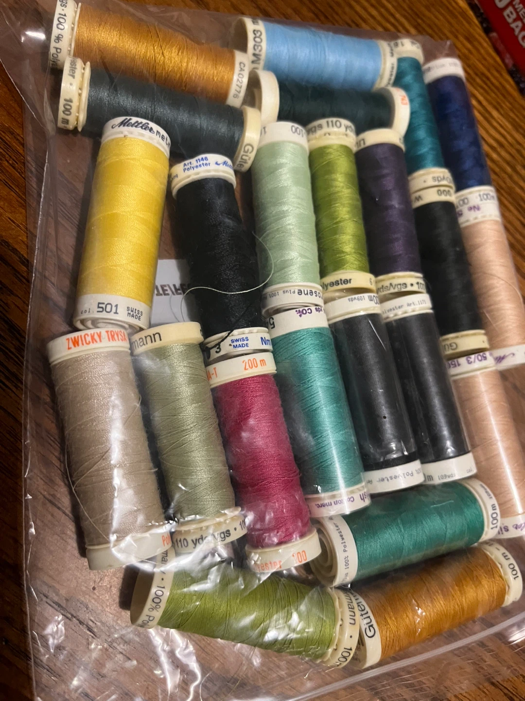 Embroidery Thread Bundle - Assorted Colours