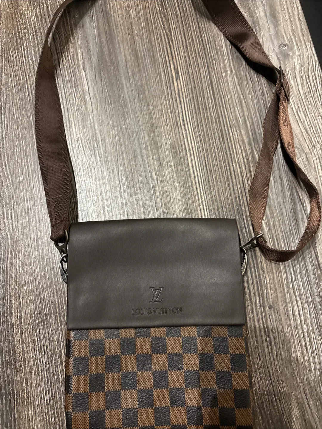Louis Vuitton Damier Ebene Messenger Bag thumbnail