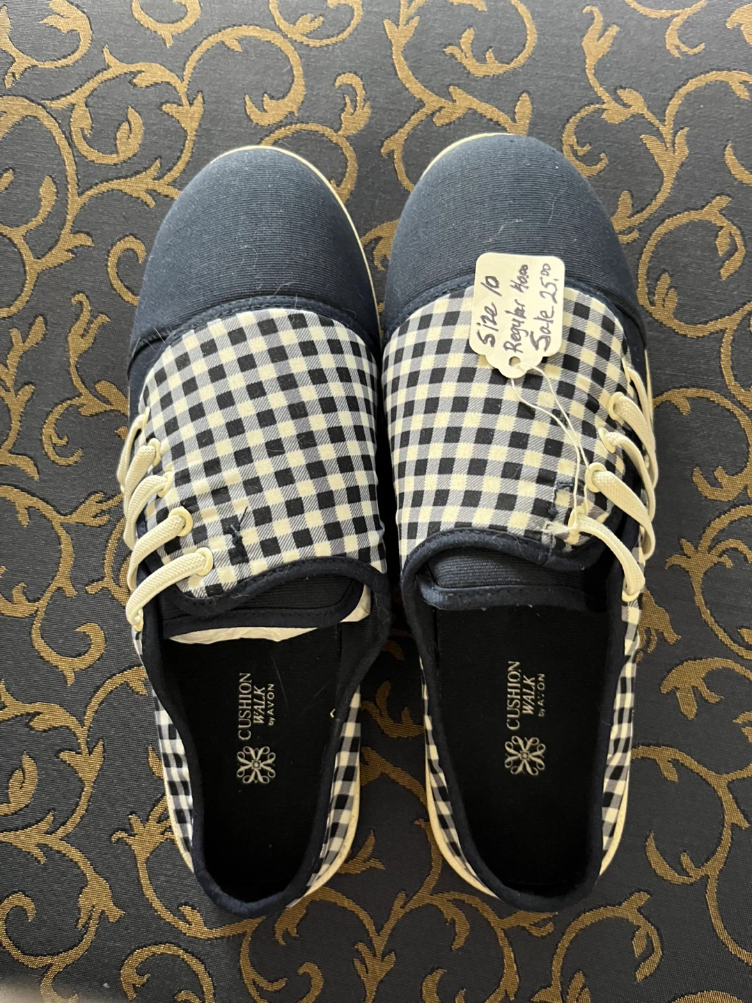 Cushion Walk by Avon Size 10 Shoes