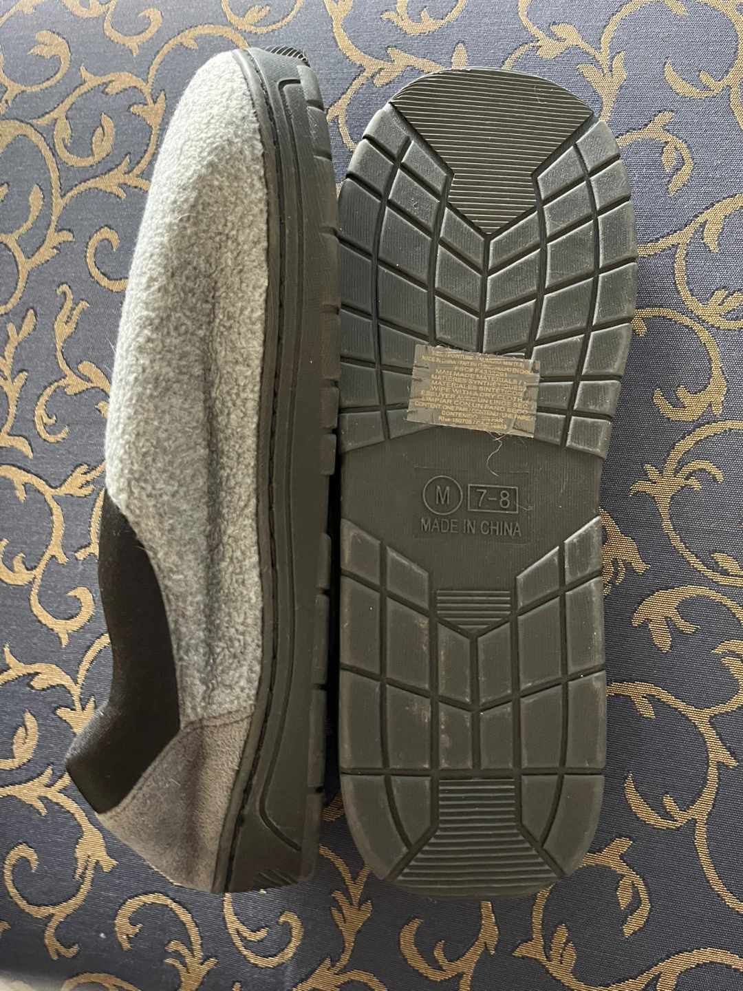 Grey slippers size 7-8 - photo 2