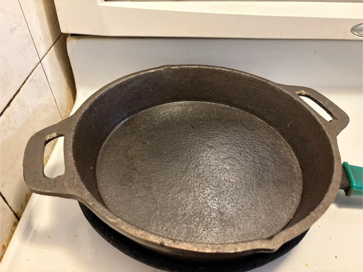 Cast Iron Skillet - 9 inches in diameter