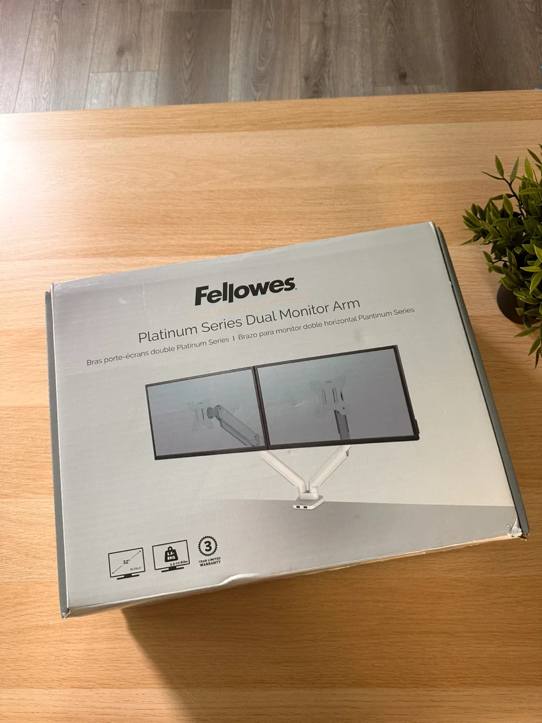 Fellowes Platinum Series Dual Monitor Arm thumbnail