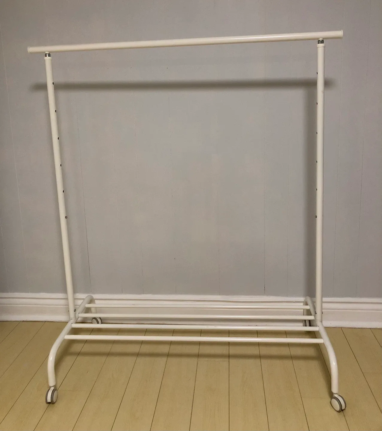 Clothes rack thumbnail