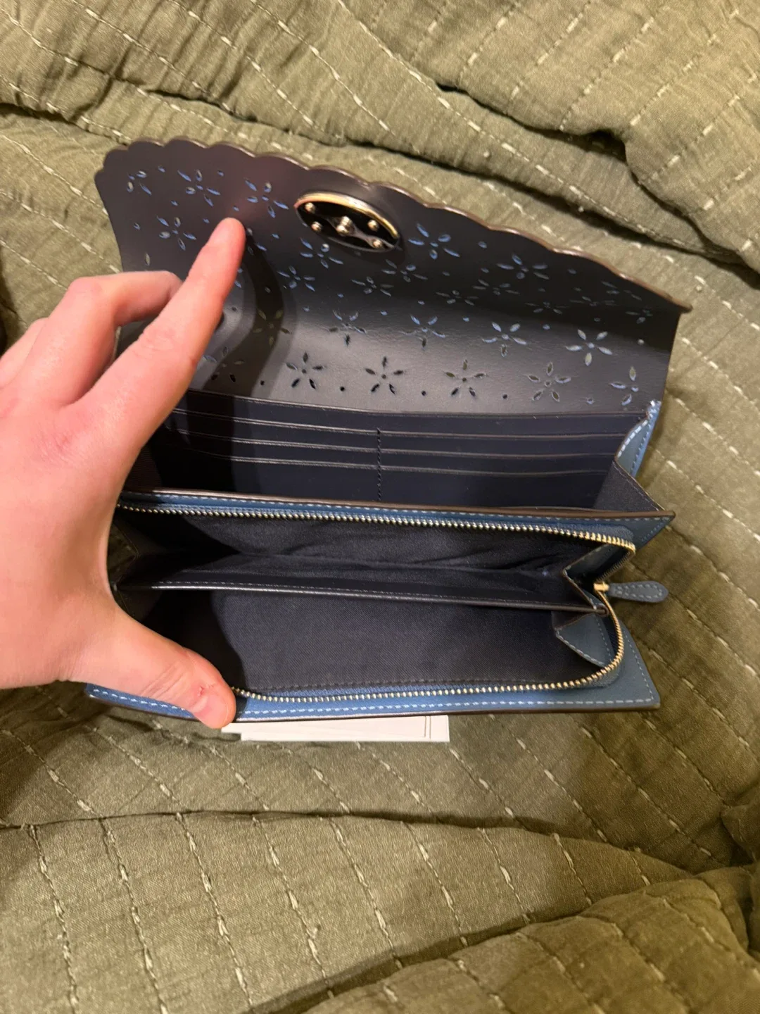 Coach F39997 Blue Leather Wallet image indicator(2)