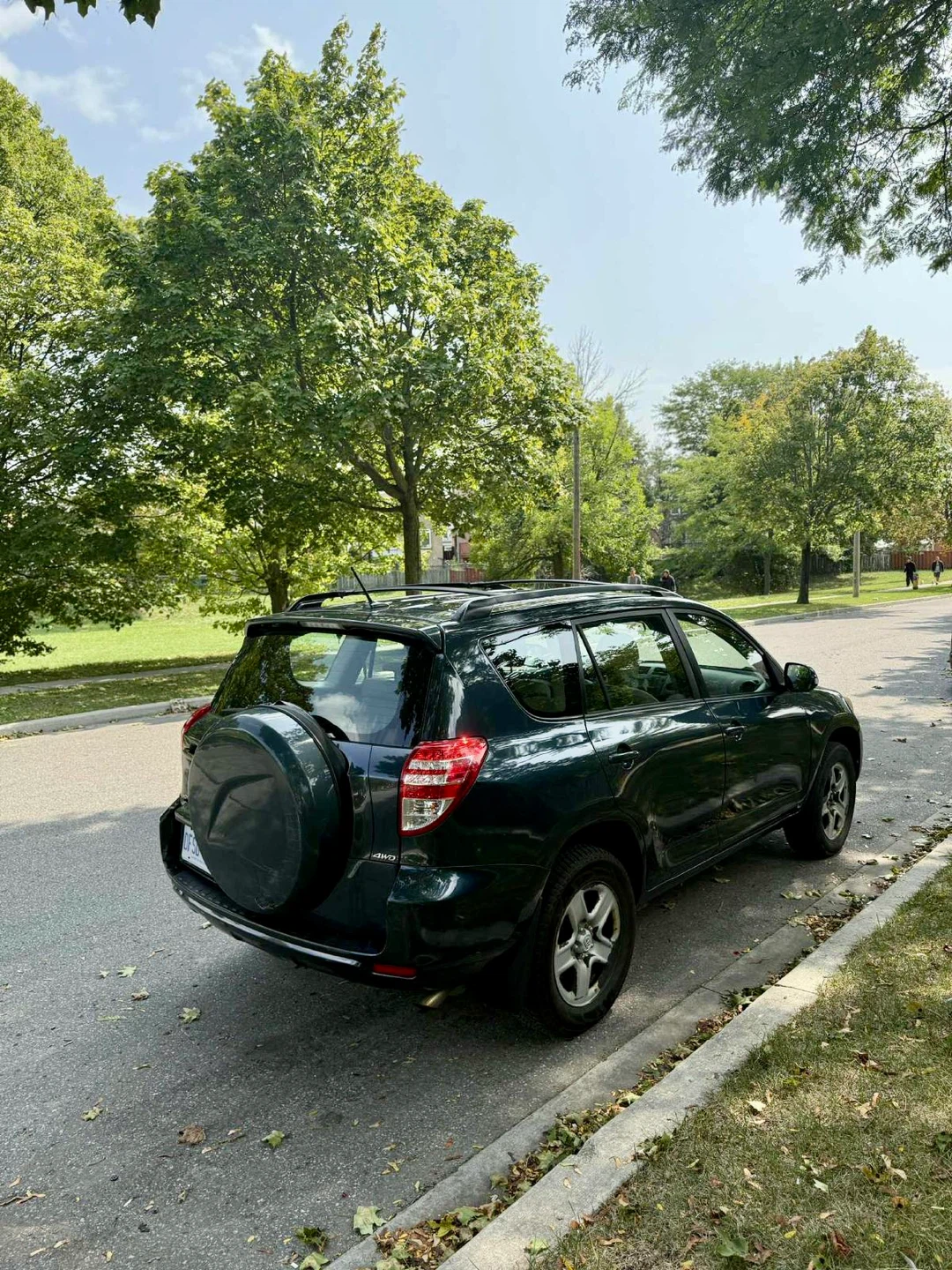 2010 Toyota RAV4 - photo 3