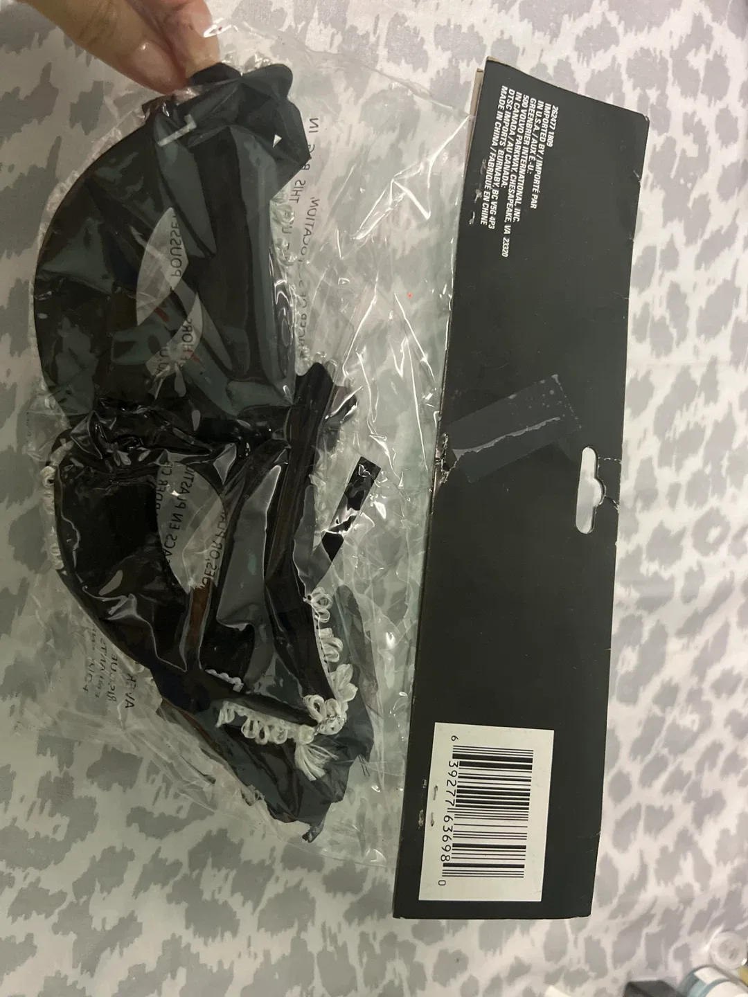 🥕Halloween: Black Masquerade Mask image indicator(2)