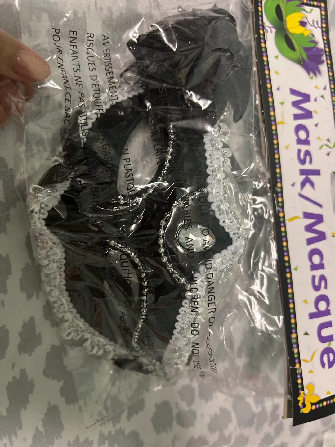 🥕Halloween: Black Masquerade Mask image indicator(3)