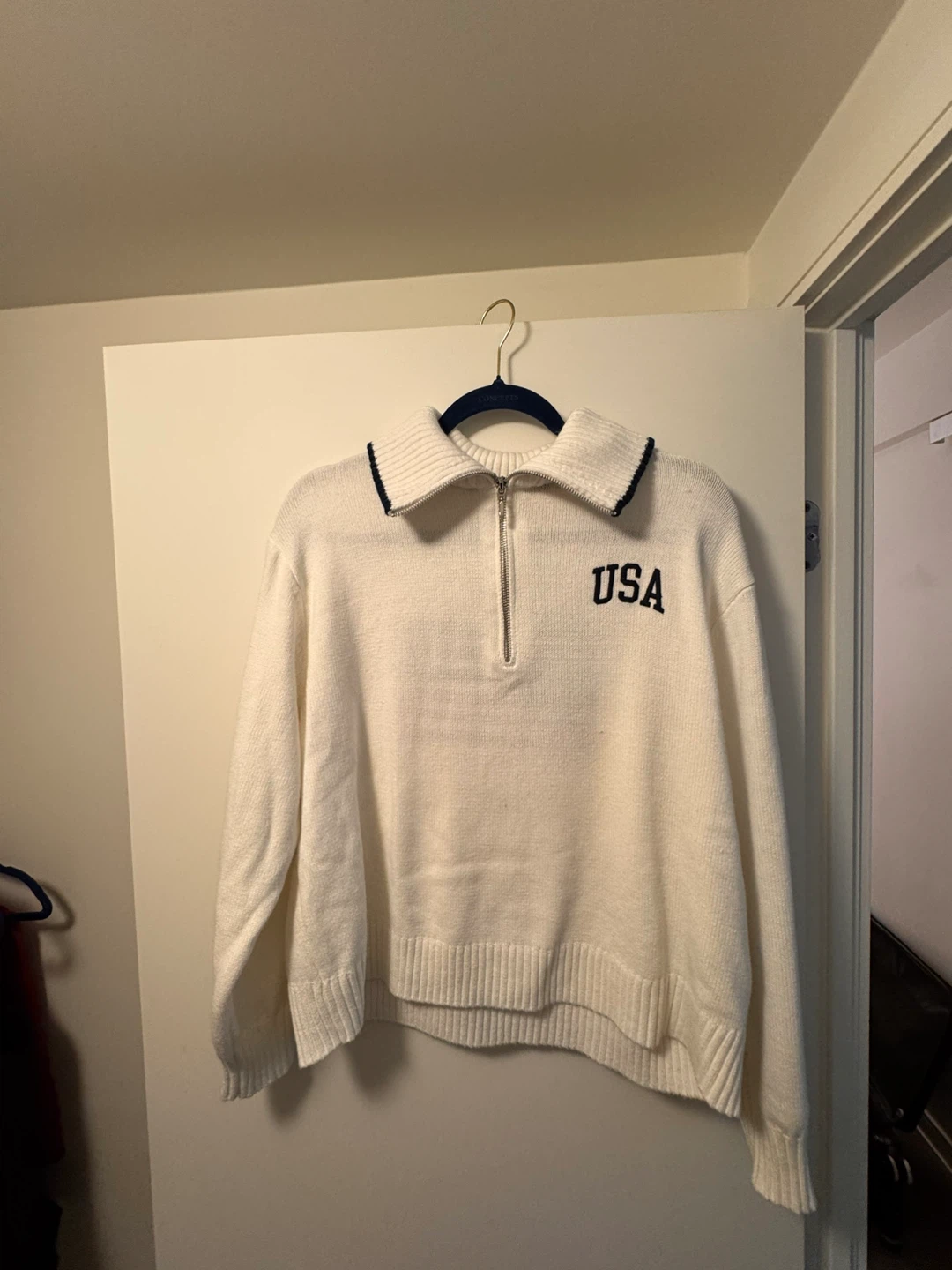 Hollister Cream USA Quarter Zip Sweater - Medium