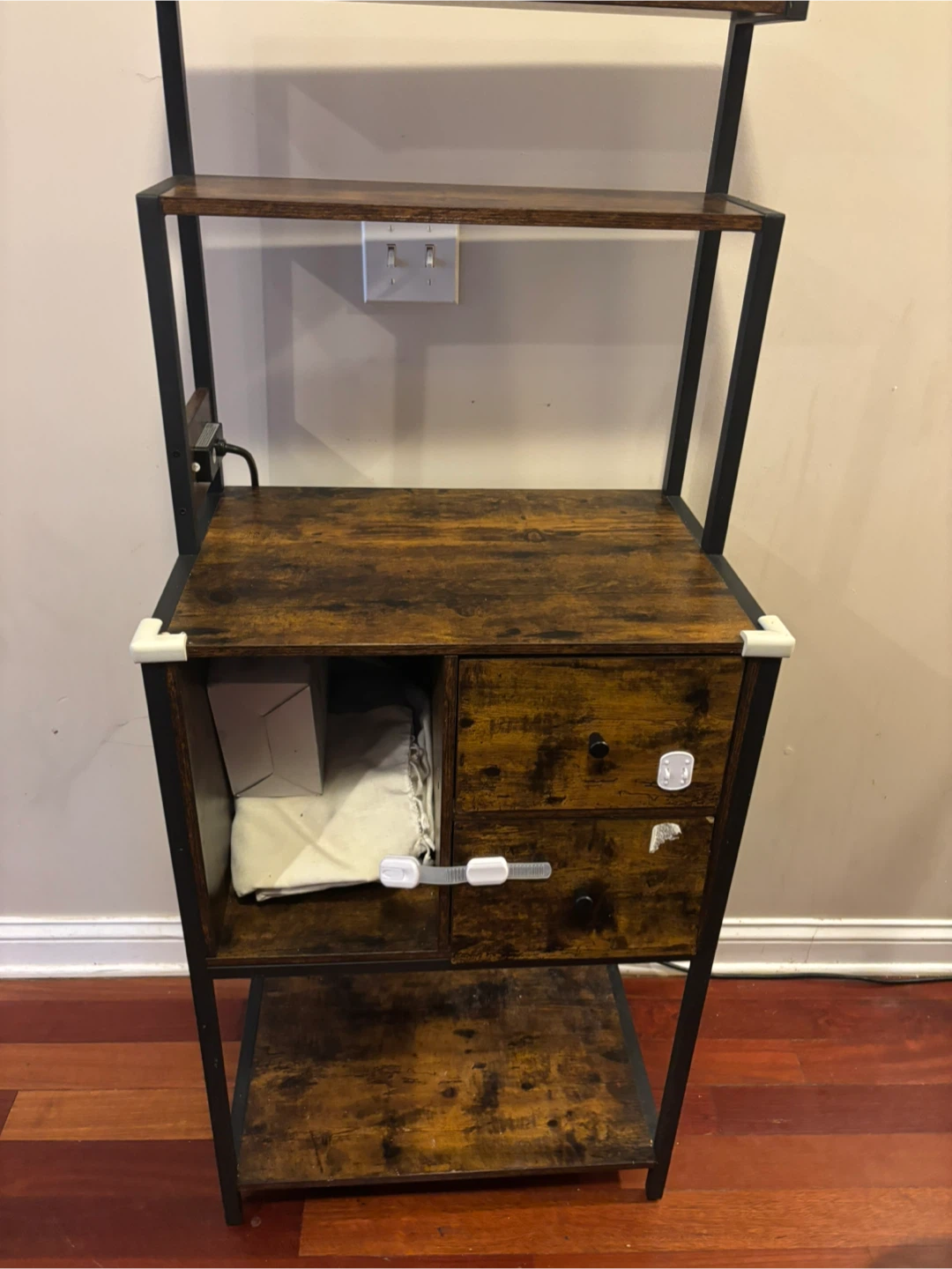 VASAGLE Ladder Shelf with Power Outlets