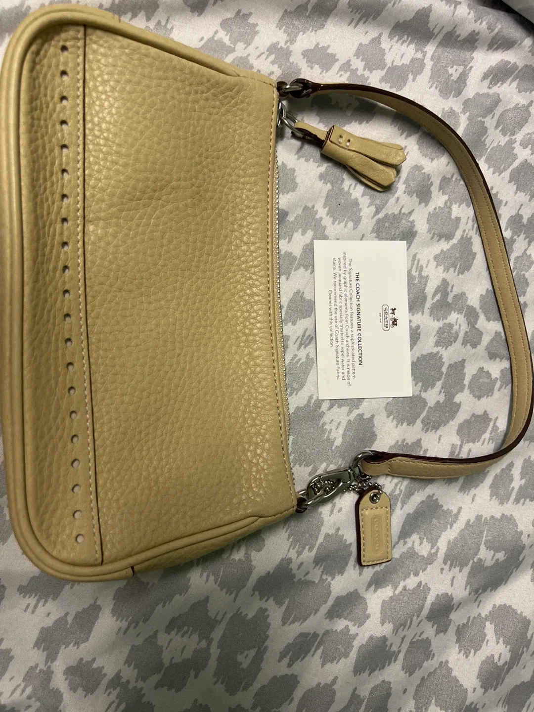 Coach Signature Collection Beige Leather Bag image indicator(3)