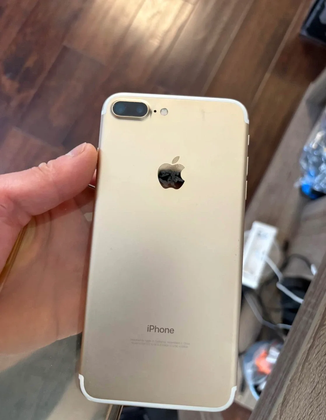 iPhone 7 Plus Gold 256 GB image indicator(4)