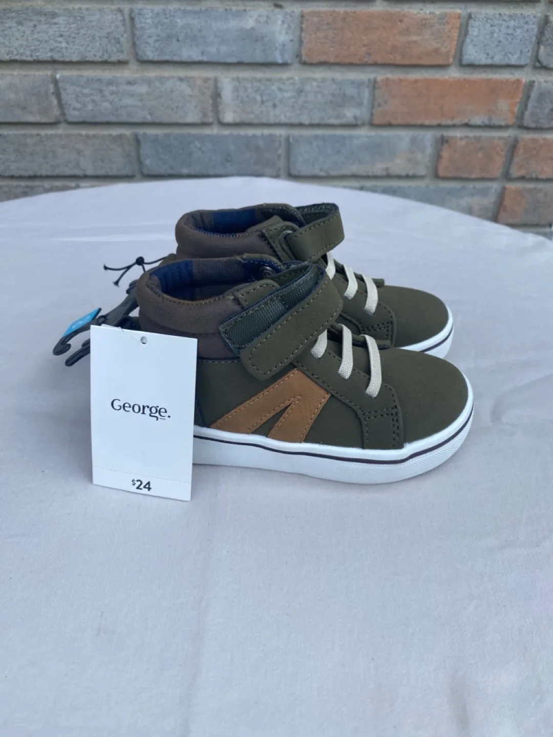 New George Toddler Boy's Sneakers Sizes 9T and 8T image indicator(3)