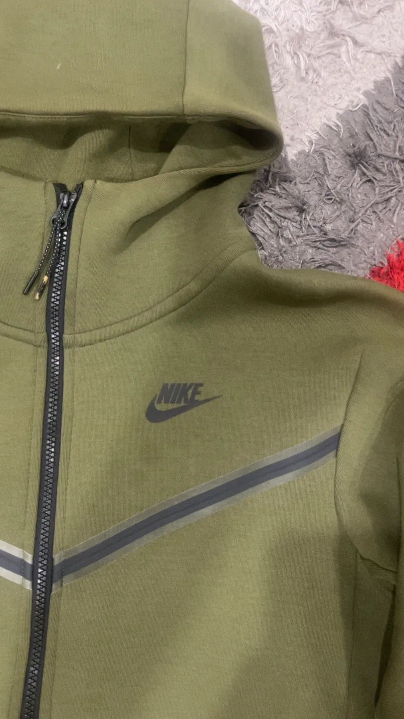 Nike Tech Fleece Hoodie - Olive image indicator(3)