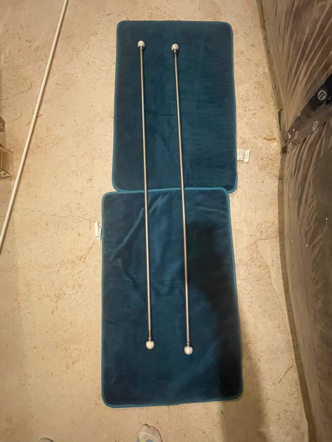 Curtain Rod & Mounting Brackets thumbnail