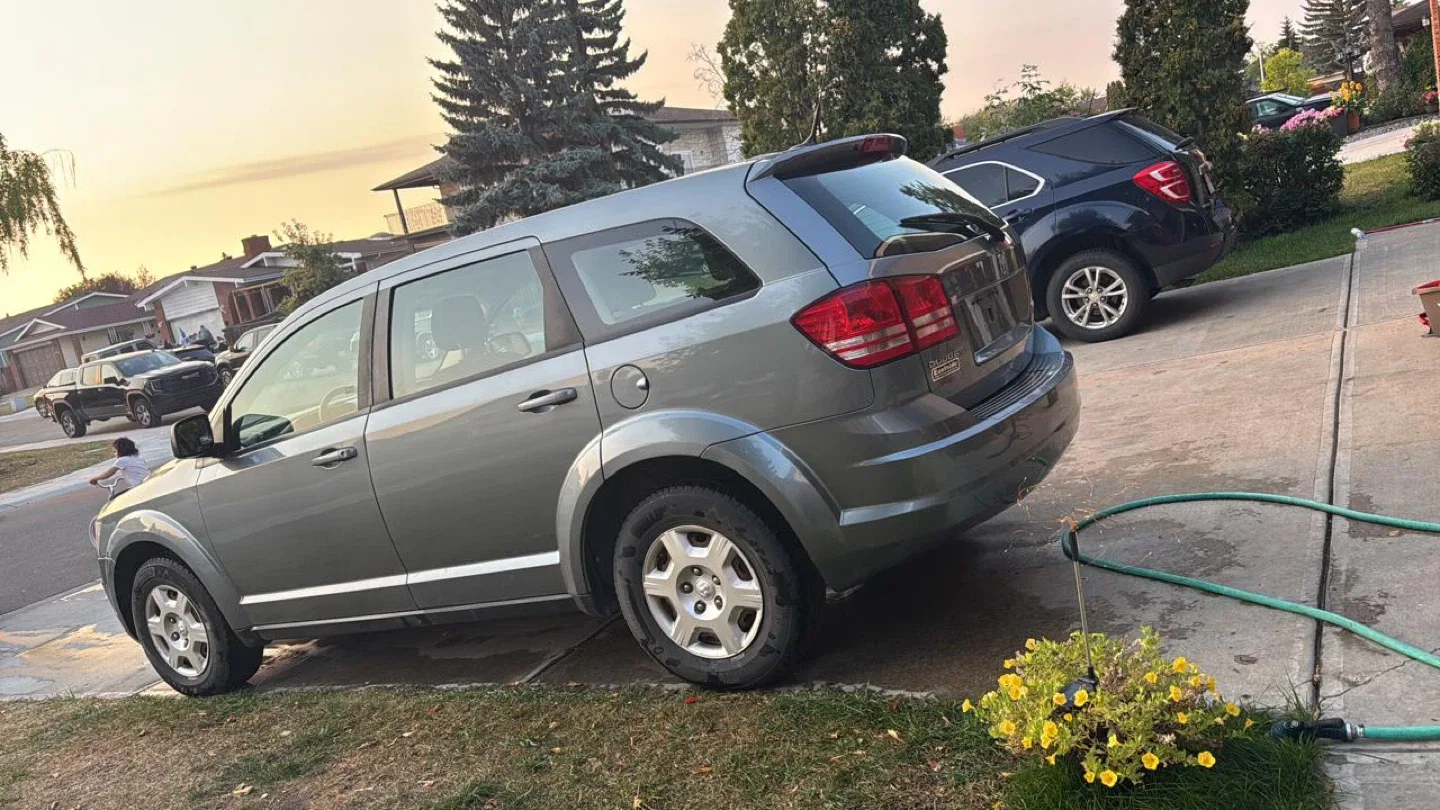 Dodge journey 2010, 204000 KM . image indicator(2)