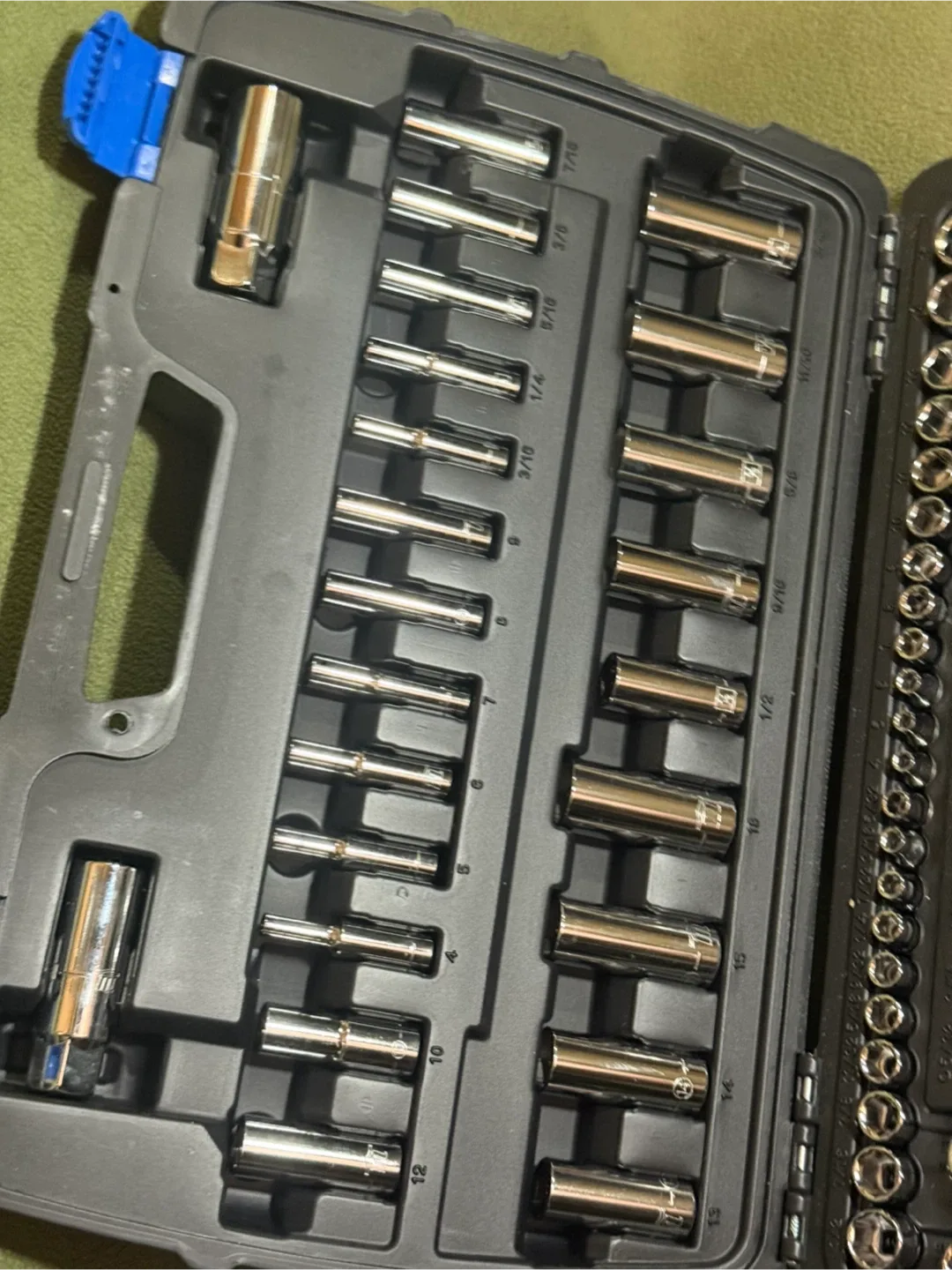 128 piece Mastercraft Socket an Tool Set image indicator(5)