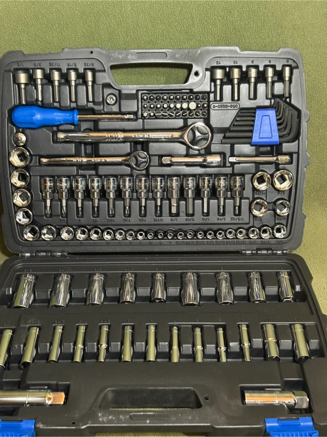 128 piece Mastercraft Socket an Tool Set image indicator(3)