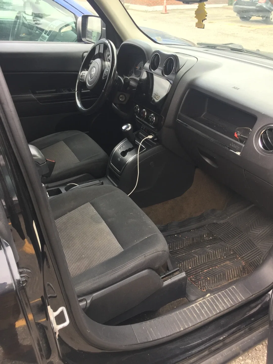 Jeep Patriot 4x4 - Needs Some TLC image indicator(6)