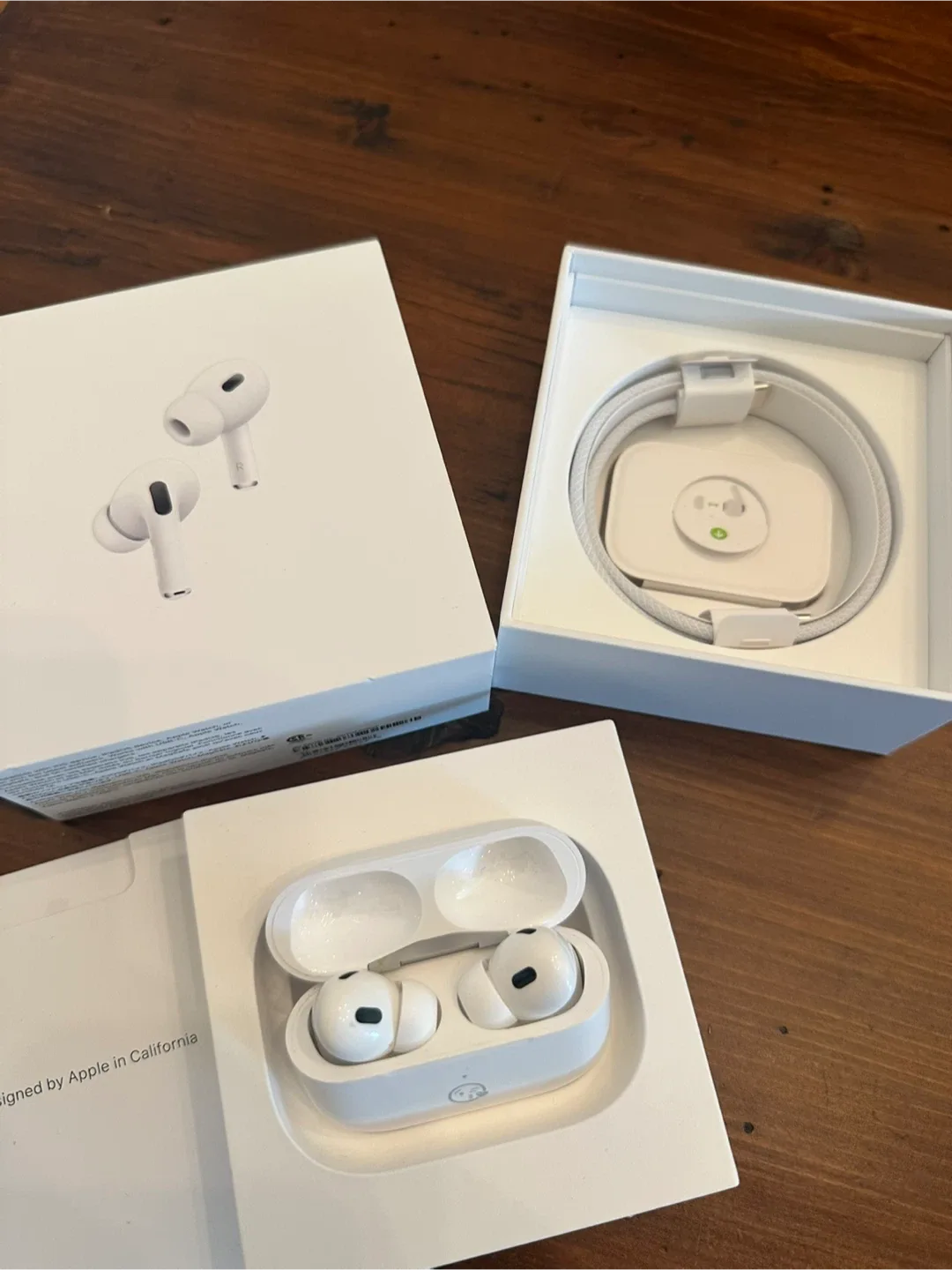 Apple AirPods Pro (2nd Generation) with MagSafe Case thumbnail