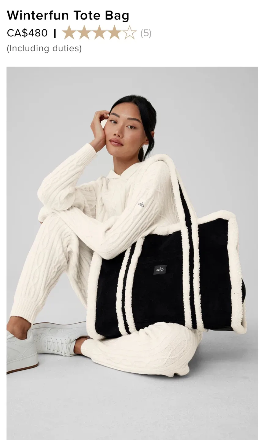 ALO Winterfun Tote Bag - Black & White image indicator(4)