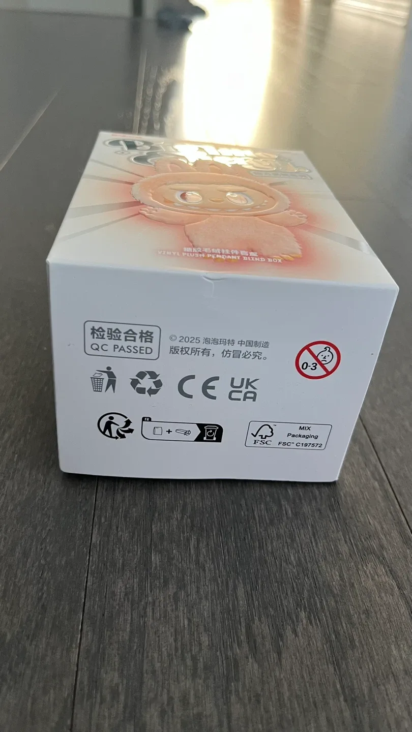 Labubu Big Into Energy - Secret (brand new sealed) image indicator(3)