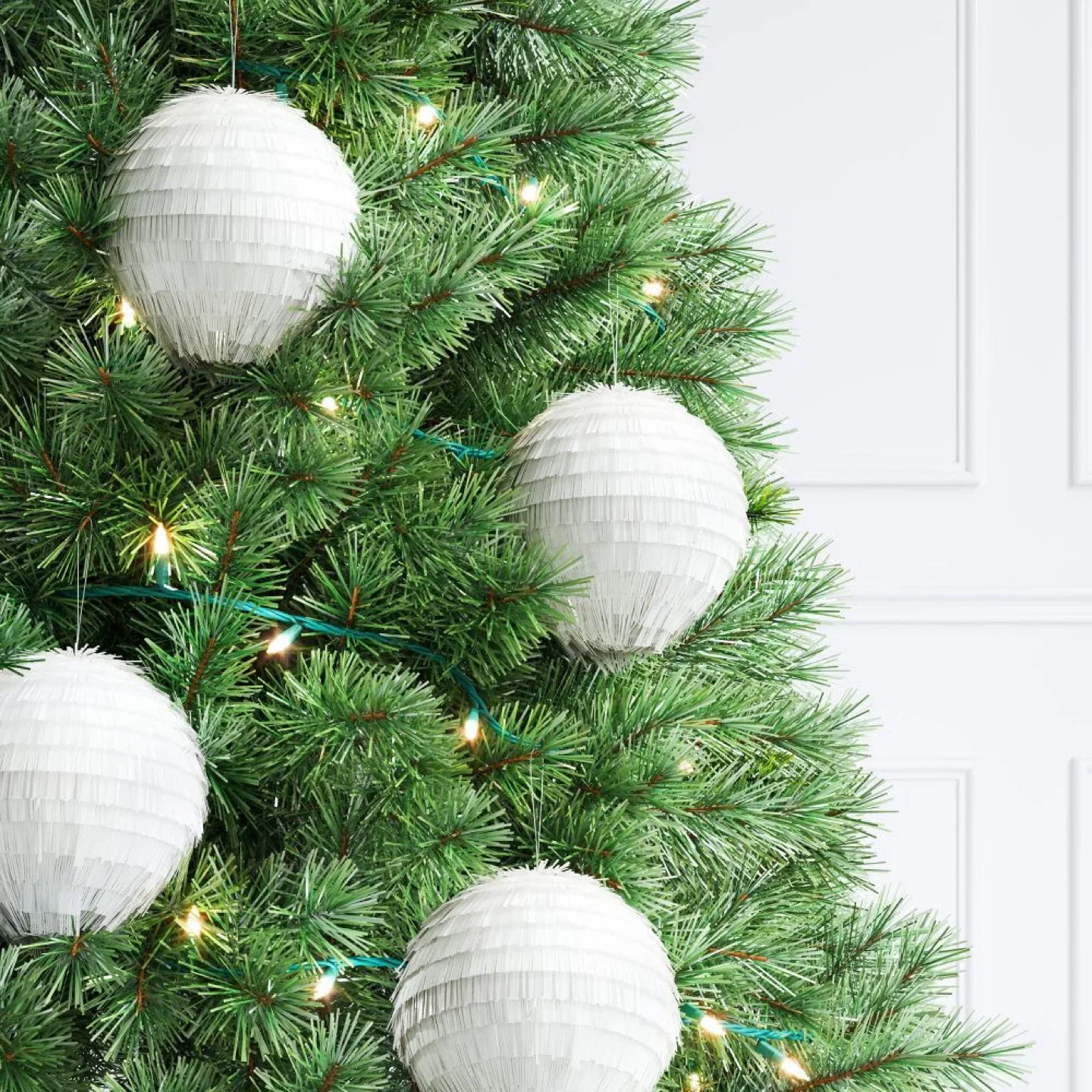 Wondershop White Fringe Ball Christmas Ornaments (4) 🥕 image indicator(2)