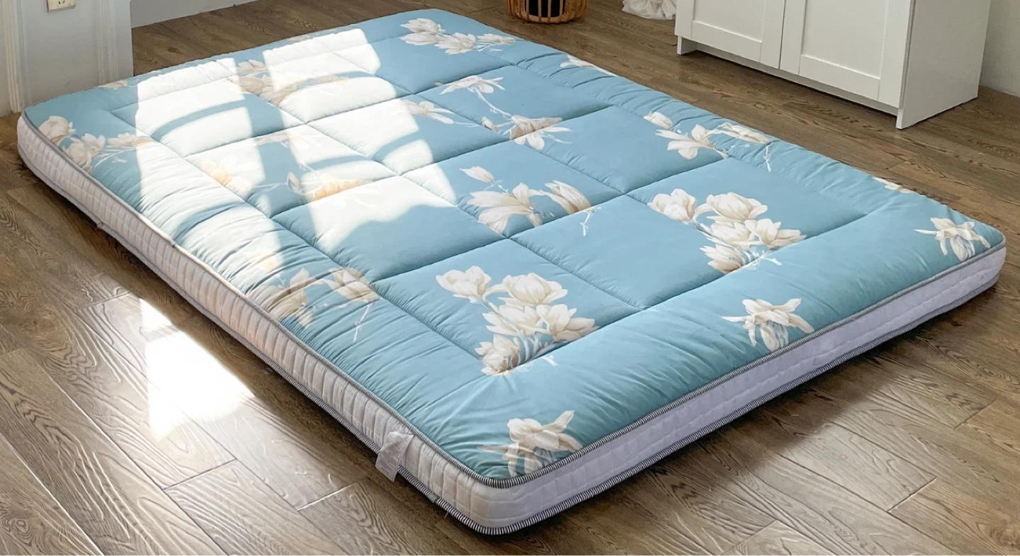Folding Futon Mattress, Queen Size - photo 2