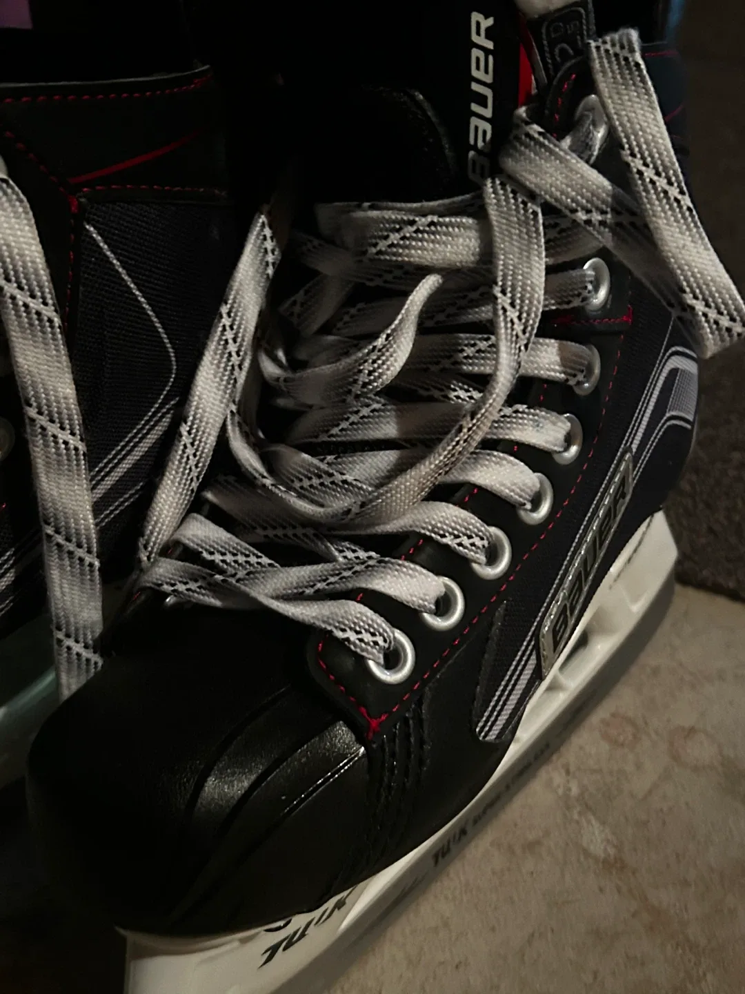Bauer X400 Ice Hockey Skates thumbnail